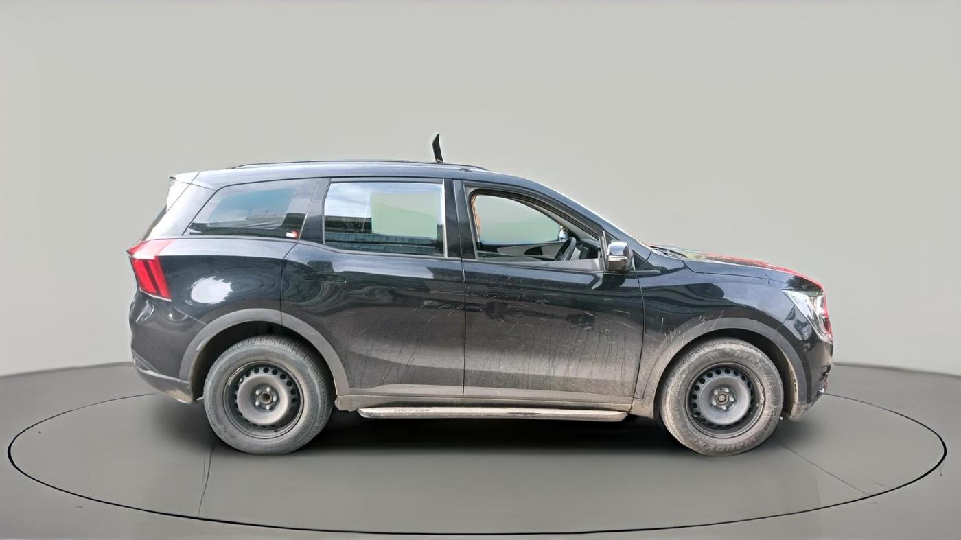 2024 Mahindra XUV700 MX D MT 5 STR, Diesel, Manual, 45,515 km, exterior
