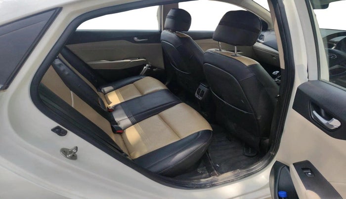 2017 Hyundai Verna 1.6 SX (O) CRDI MT, Diesel, Manual, 1,10,409 km, interior