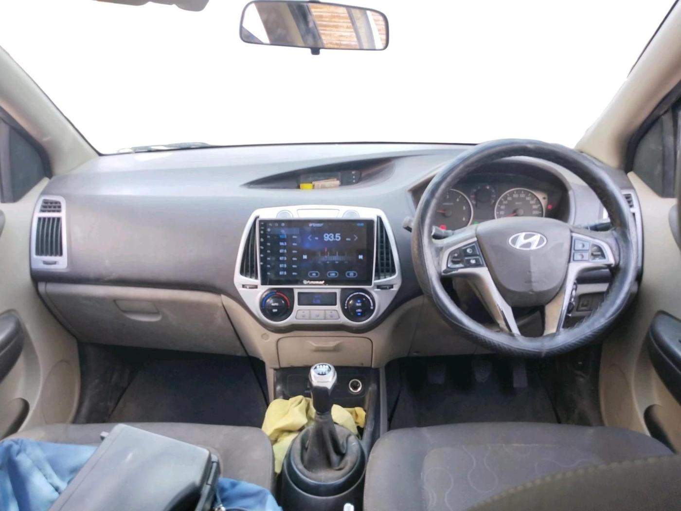 2012 Hyundai i20 SPORTZ 1.4 CRDI, Diesel, Manual, 1,14,639 km, interior