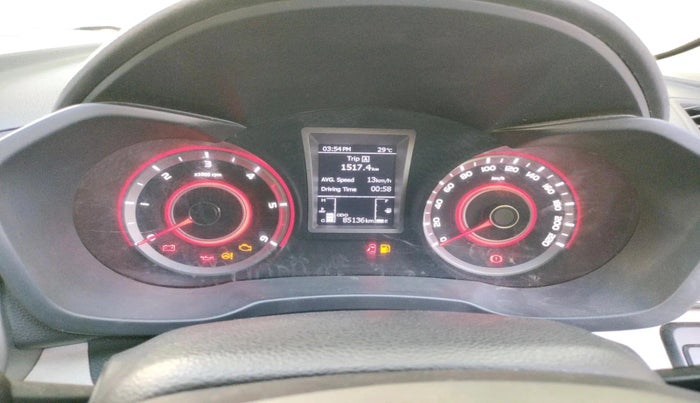 2019 Mahindra XUV300 W8 1.5 DIESEL, Diesel, Manual, 85,136 km, interior