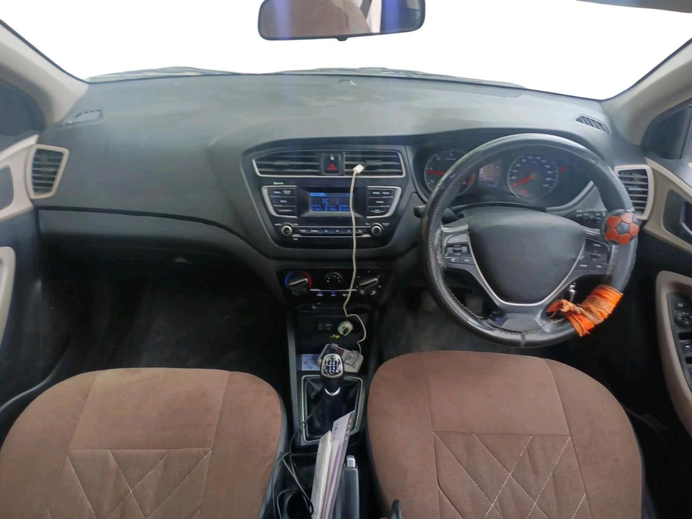 2018 Hyundai Elite i20 SPORTZ 1.4 CRDI, Diesel, Manual, 1,22,769 km, interior