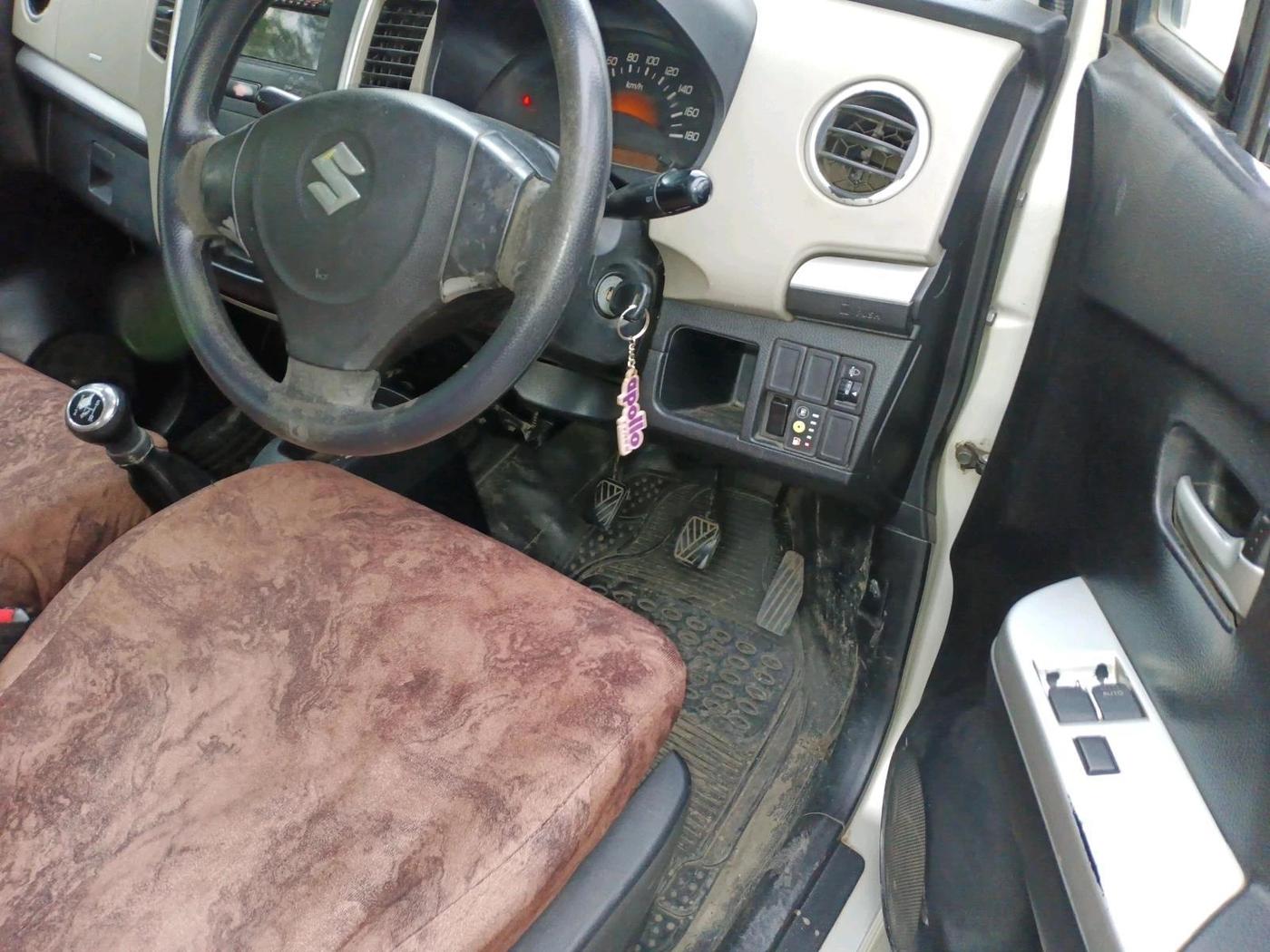 2016 Maruti Wagon R 1.0 LXI CNG, CNG, Manual, 76,121 km, interior