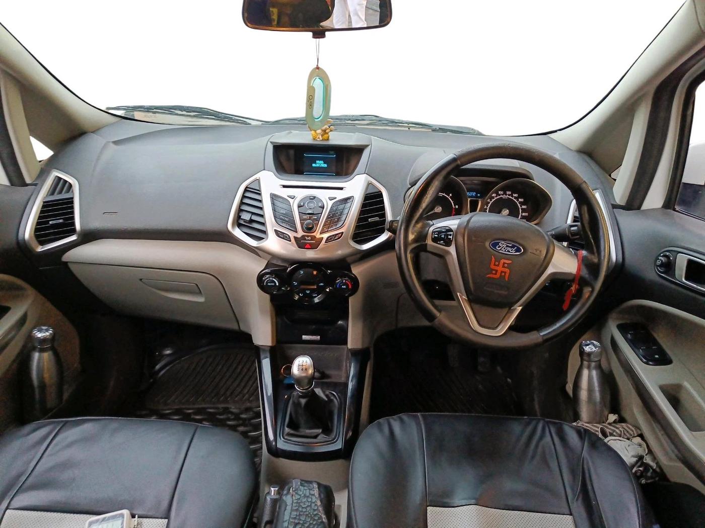 2013 Ford Ecosport TITANIUM 1.5L DIESEL, Diesel, Manual, 1,95,372 km, interior