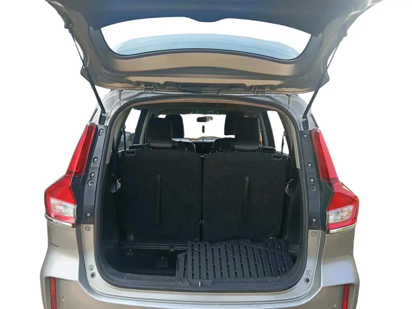 2022 Maruti XL6 ALPHA AT, Petrol, Automatic, 28,000 km, exterior