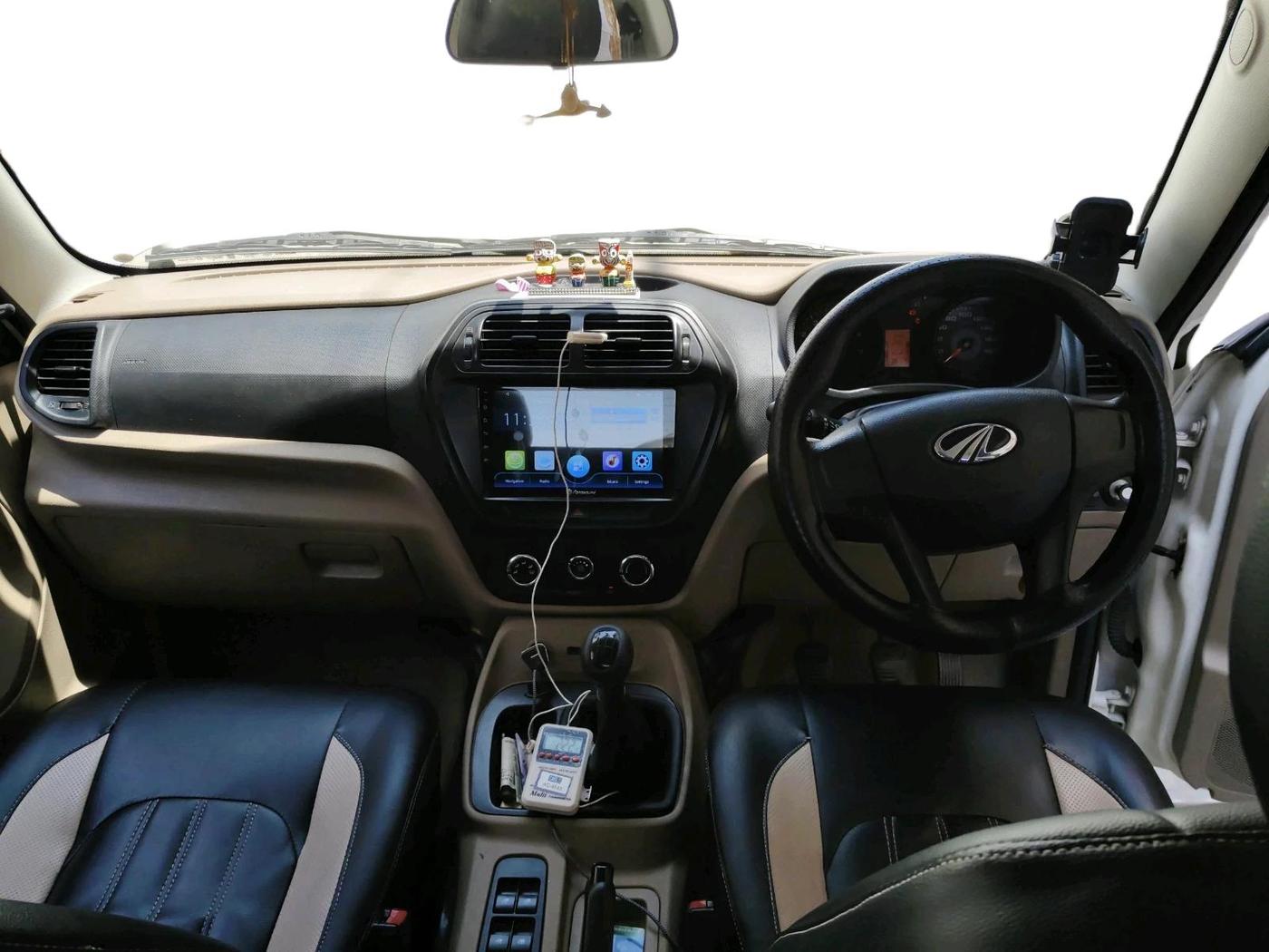 2018 Mahindra TUV300 T6 PLUS, Diesel, Manual, 86,785 km, interior