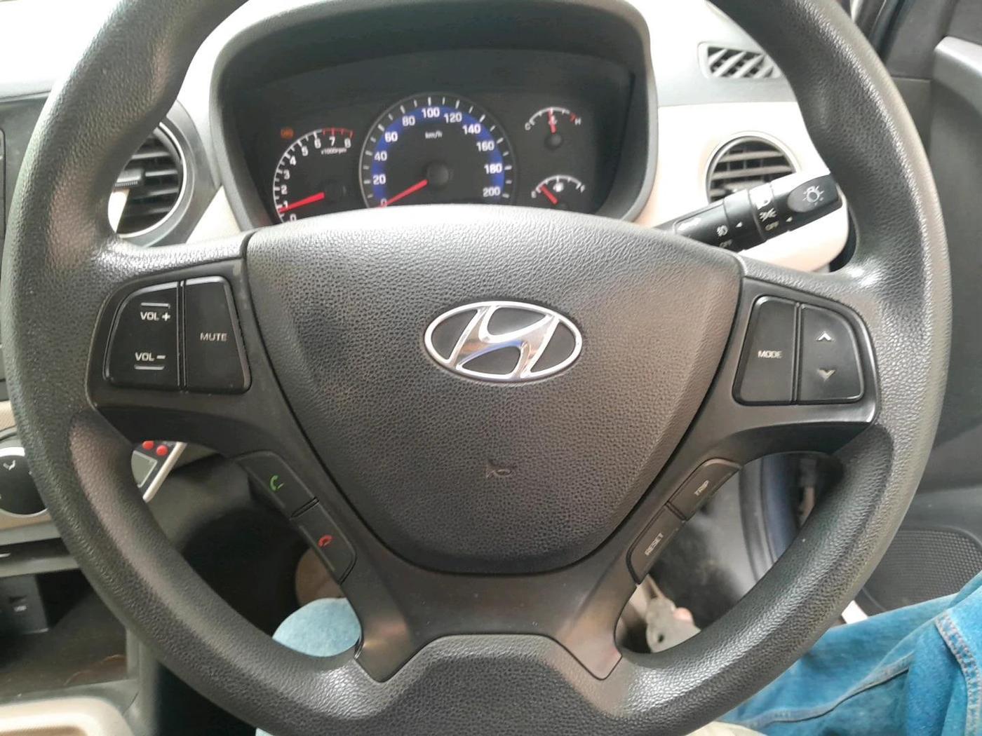 2014 Hyundai Xcent S (O) 1.2, Petrol, Manual, 55,895 km, interior