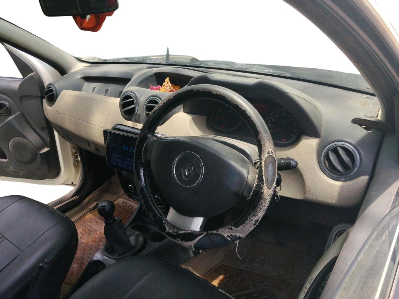 2013 Renault Duster 85 PS RXL DIESEL, Diesel, Manual, 2,06,091 km, interior