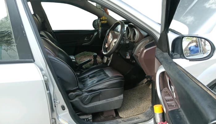 2013 Mahindra XUV500 W6, Diesel, Manual, 83,200 km, interior
