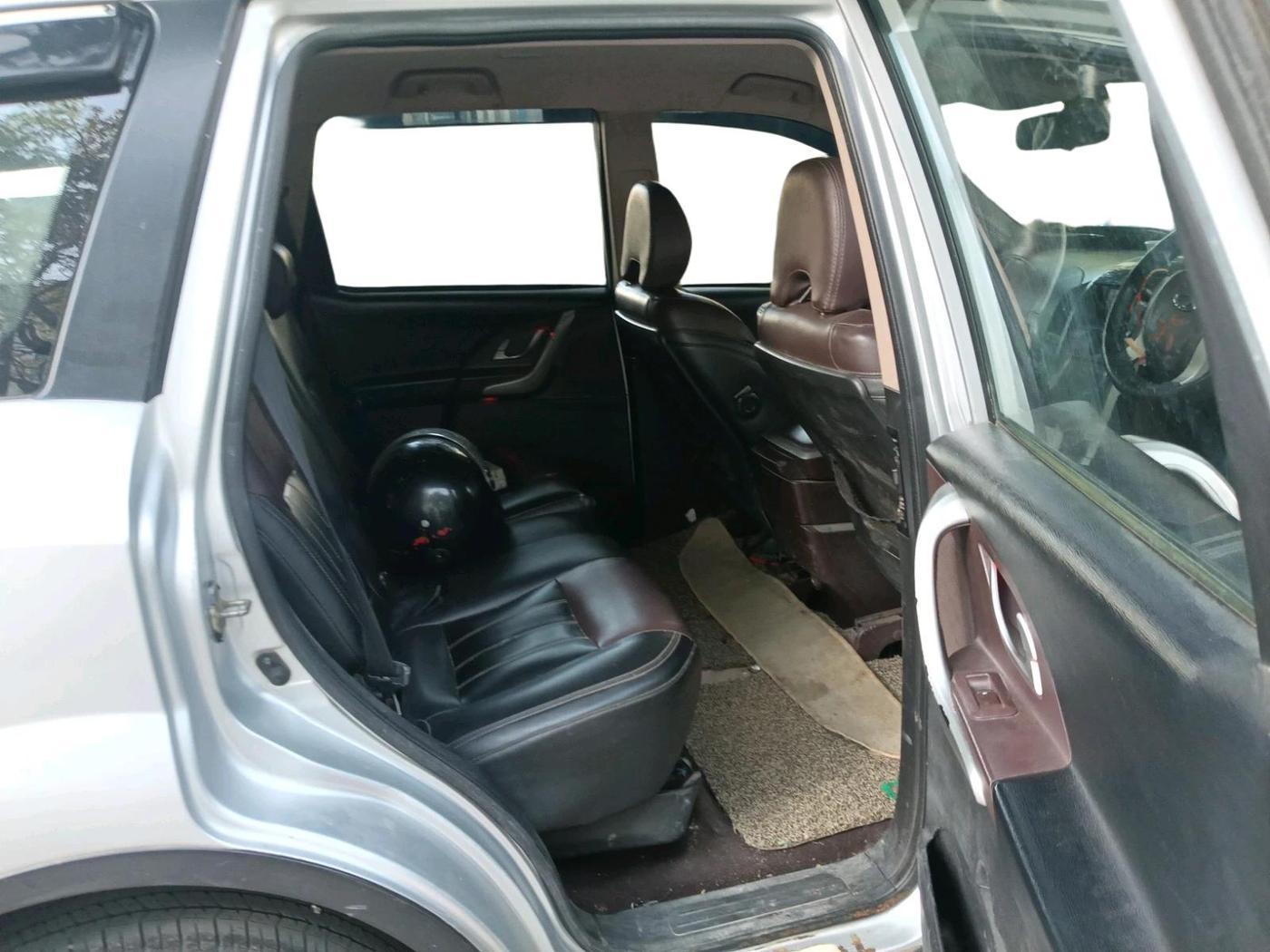 2013 Mahindra XUV500 W6, Diesel, Manual, 83,200 km, interior