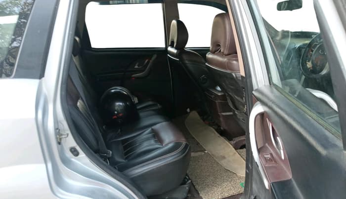 2013 Mahindra XUV500 W6, Diesel, Manual, 83,200 km, interior