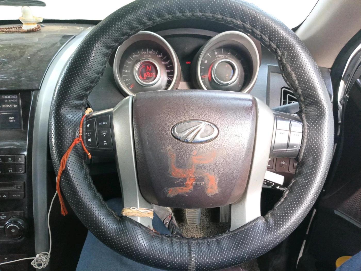 2013 Mahindra XUV500 W6, Diesel, Manual, 83,200 km, interior