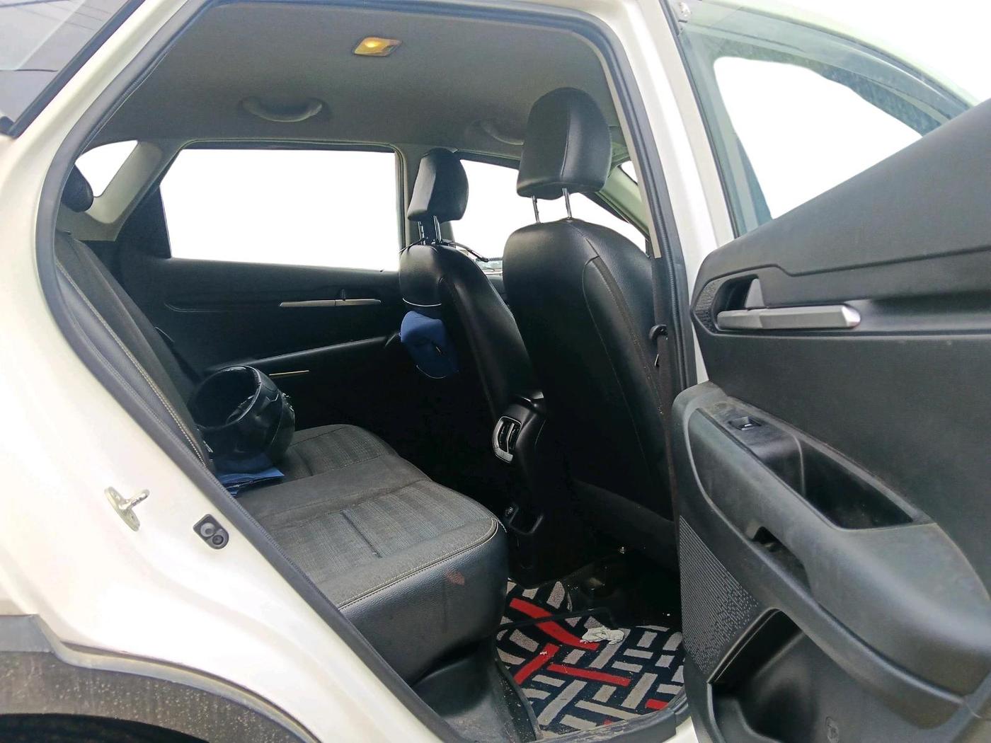 2023 KIA SONET HTK 1.2, Petrol, Manual, 75,000 km, interior