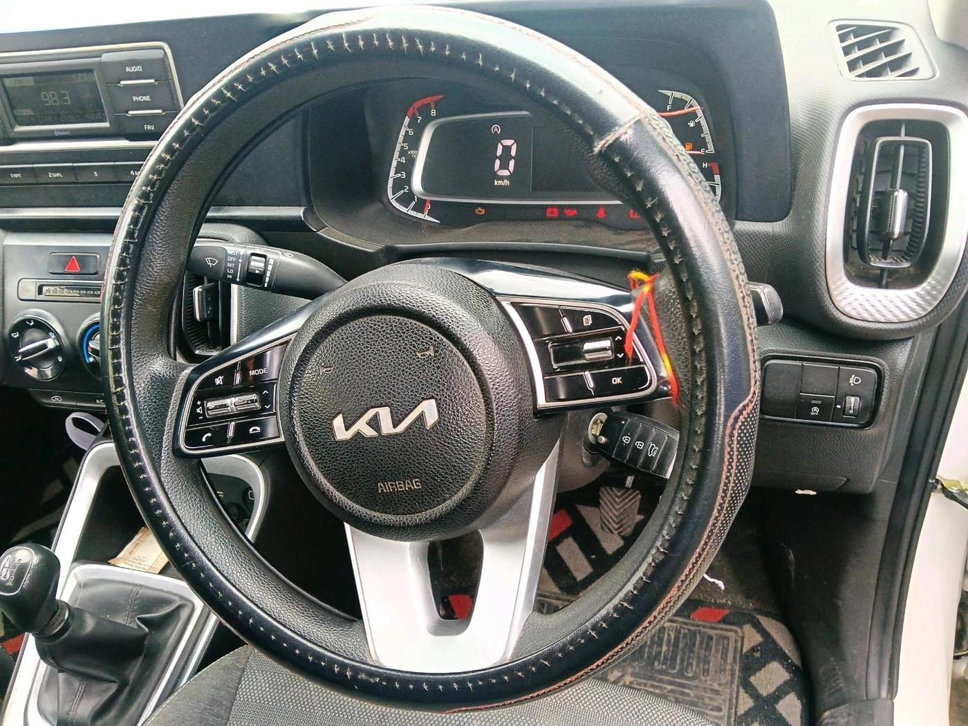 2023 KIA SONET HTK 1.2, Petrol, Manual, 75,000 km, interior