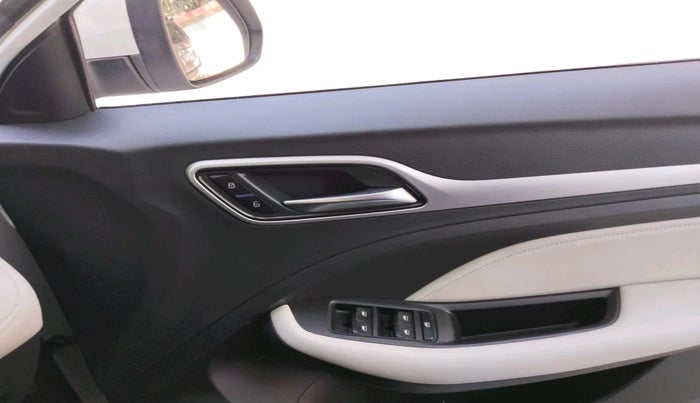 2022 MG ASTOR SHARP 1.5 CVT, Petrol, Automatic, 24,664 km, interior