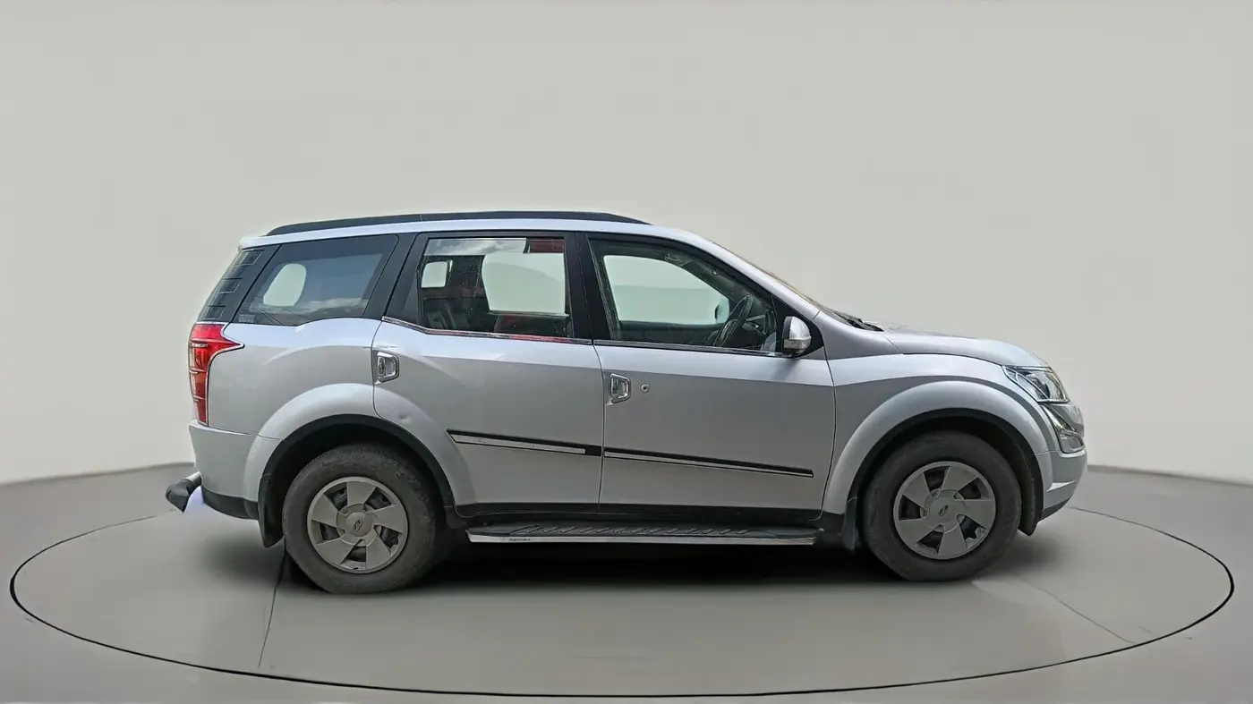 2017 Mahindra XUV500 W6, Diesel, Manual, 98,724 km, exterior
