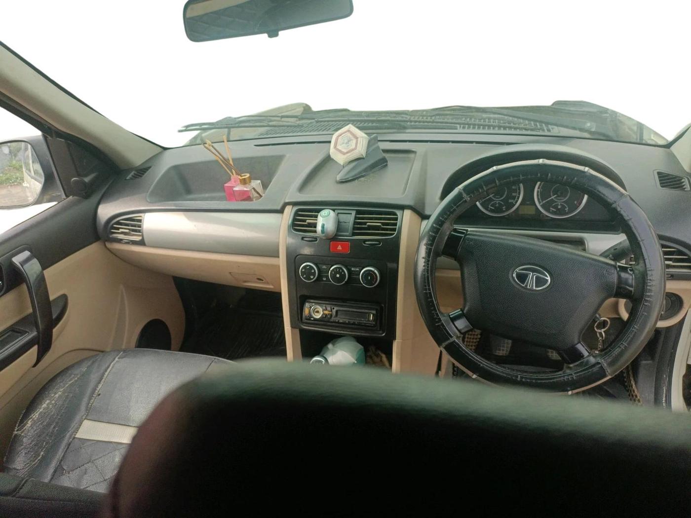 2012 Tata Safari Storme 2.2 LX 4X2, Diesel, Manual, 84,173 km, interior