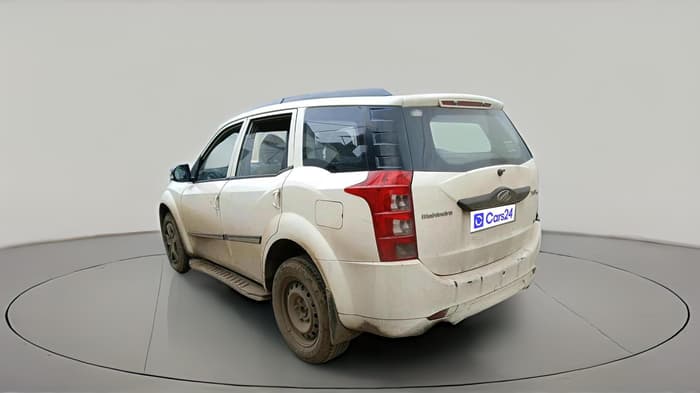 2017 Mahindra XUV500 W4, Diesel, Manual, 2,64,386 km, exterior