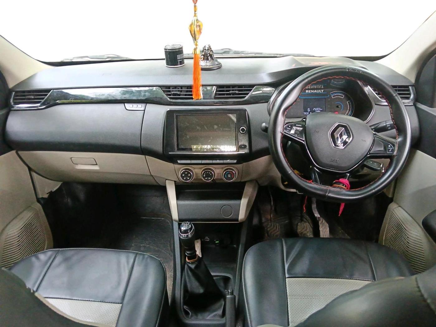 2024 Renault TRIBER RXT, Petrol, Manual, 25,003 km, interior