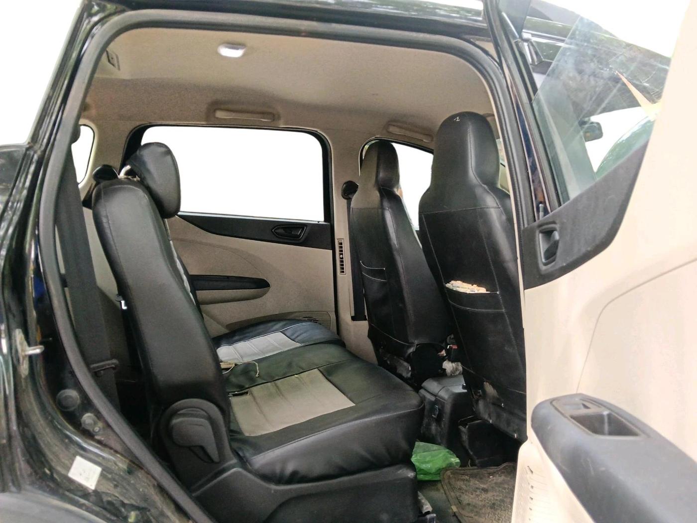 2024 Renault TRIBER RXT, Petrol, Manual, 25,003 km, interior