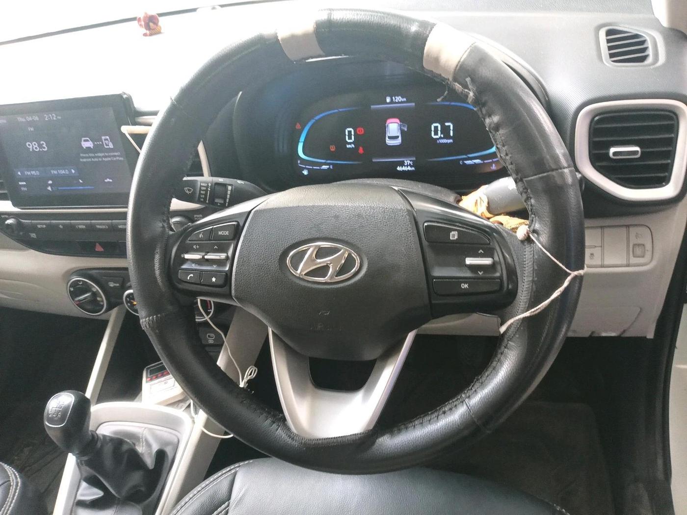 2022 Hyundai VENUE S(O) 1.2, Petrol, Manual, 46,464 km, interior