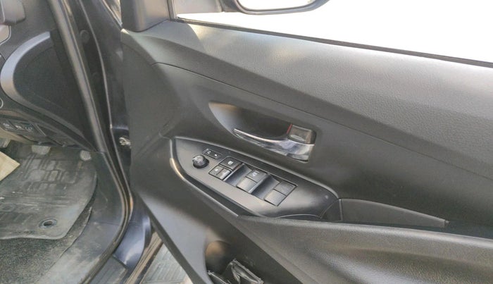 2021 Toyota Innova Crysta 2.4 G PLUS 8 STR, Diesel, Manual, 62,555 km, interior