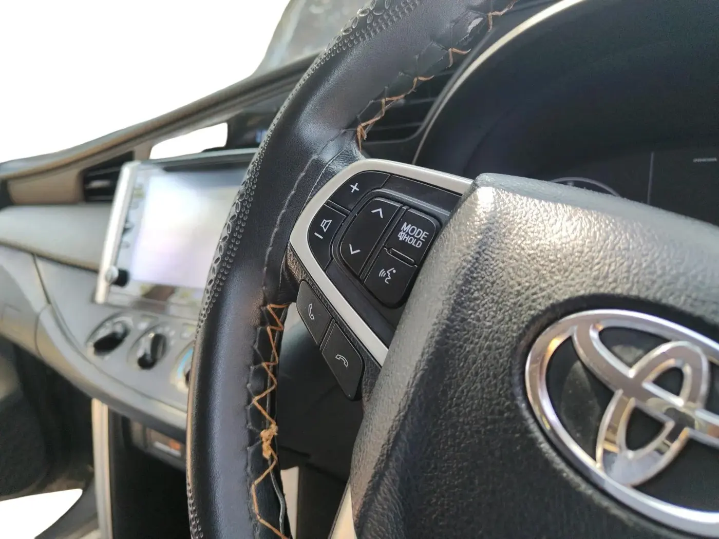 2021 Toyota Innova Crysta 2.4 G PLUS 8 STR, Diesel, Manual, 62,555 km, interior