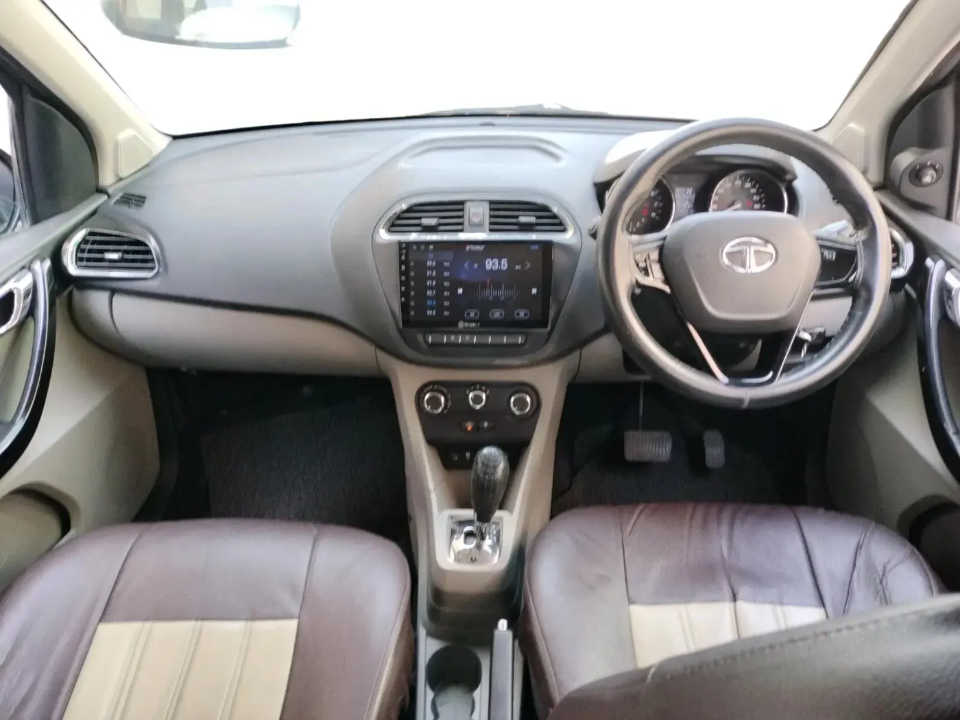 2018 Tata Tiago XZA PETROL, CNG, Automatic, 50,259 km, interior