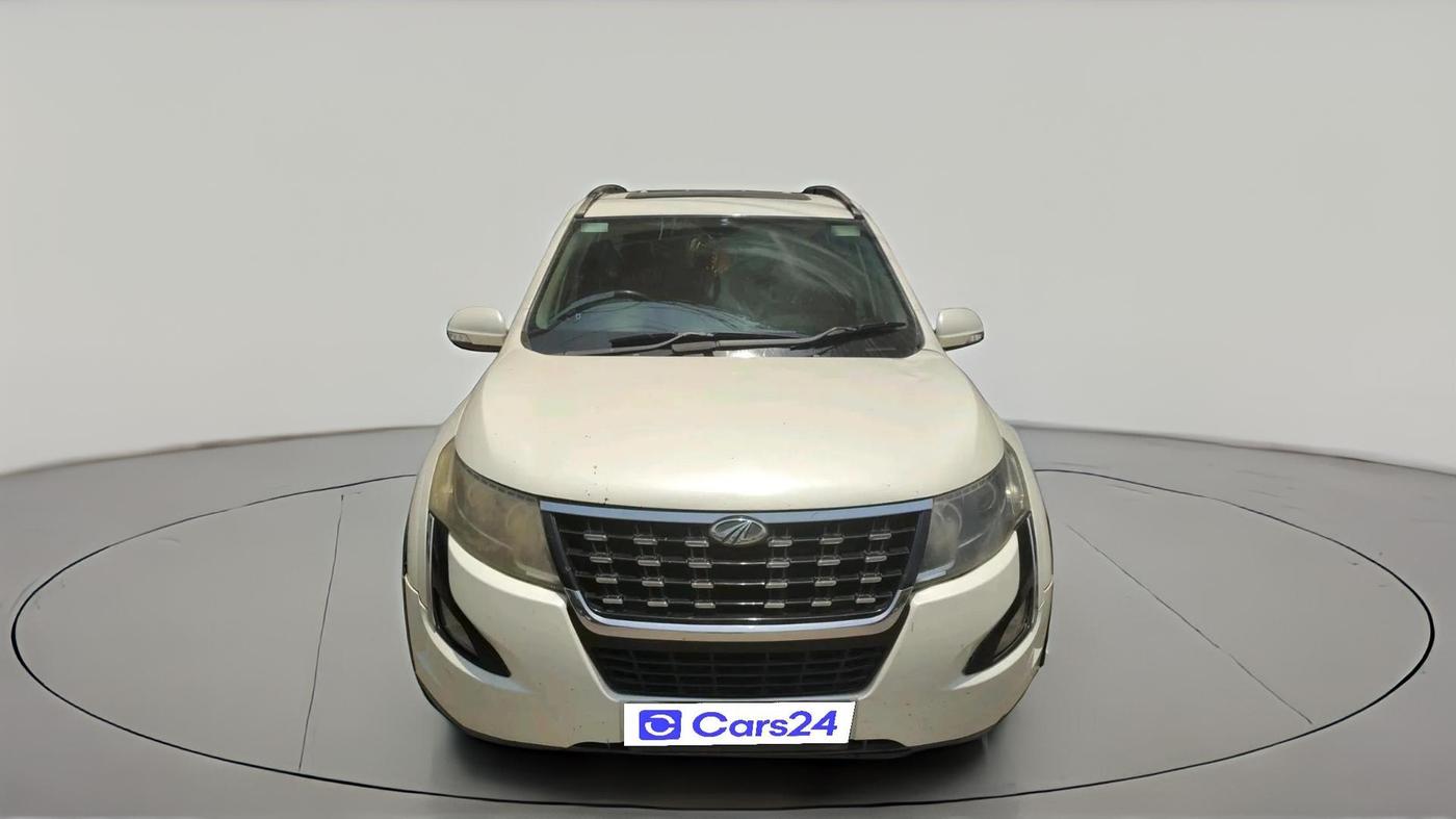 2018 Mahindra XUV500 W11, Diesel, Manual, 2,66,192 km, exterior