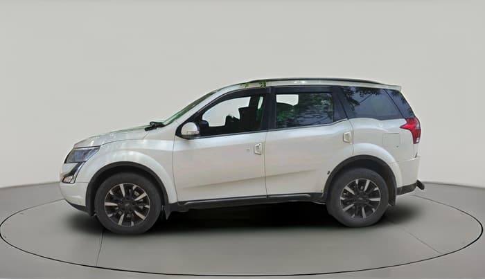 2018 Mahindra XUV500 W11, Diesel, Manual, 2,66,192 km, exterior