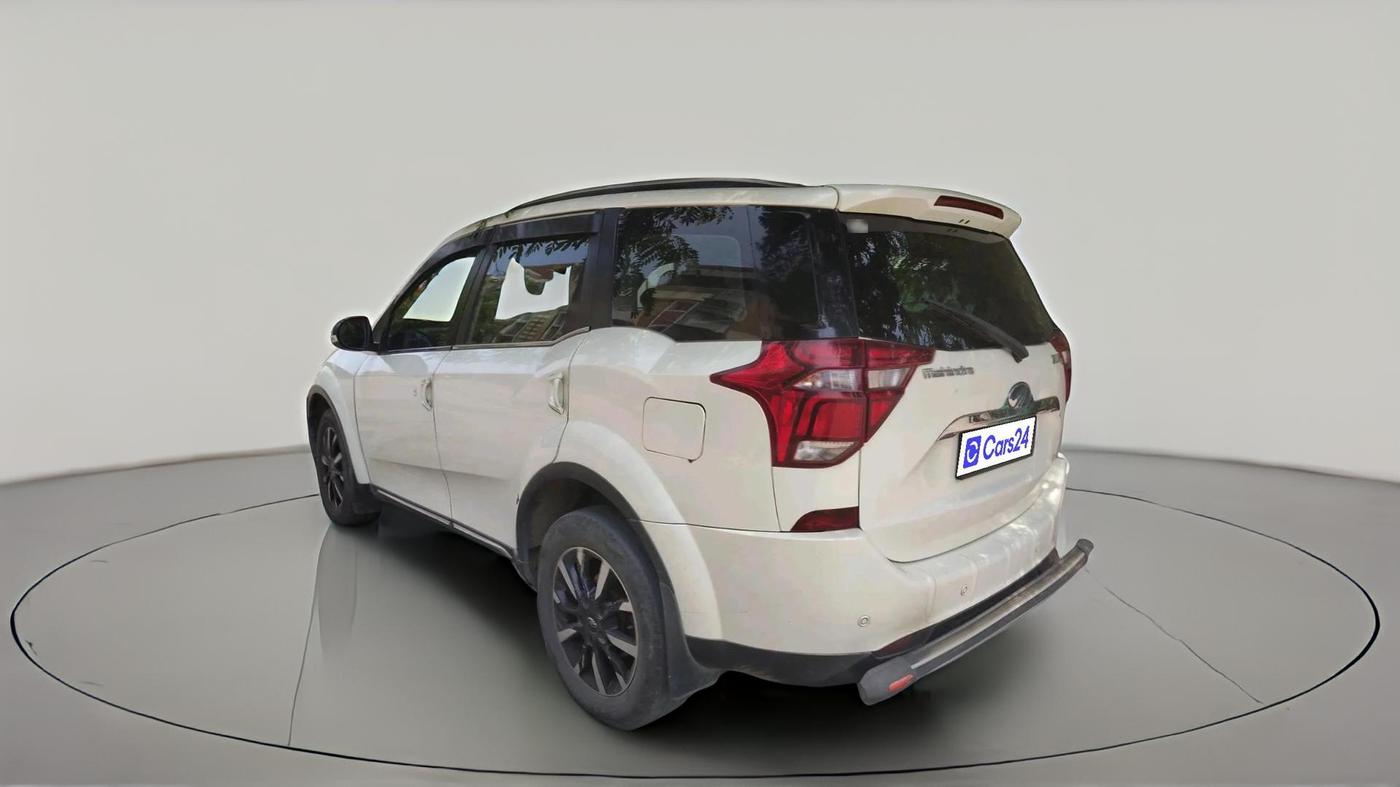 2018 Mahindra XUV500 W11, Diesel, Manual, 2,66,192 km, exterior