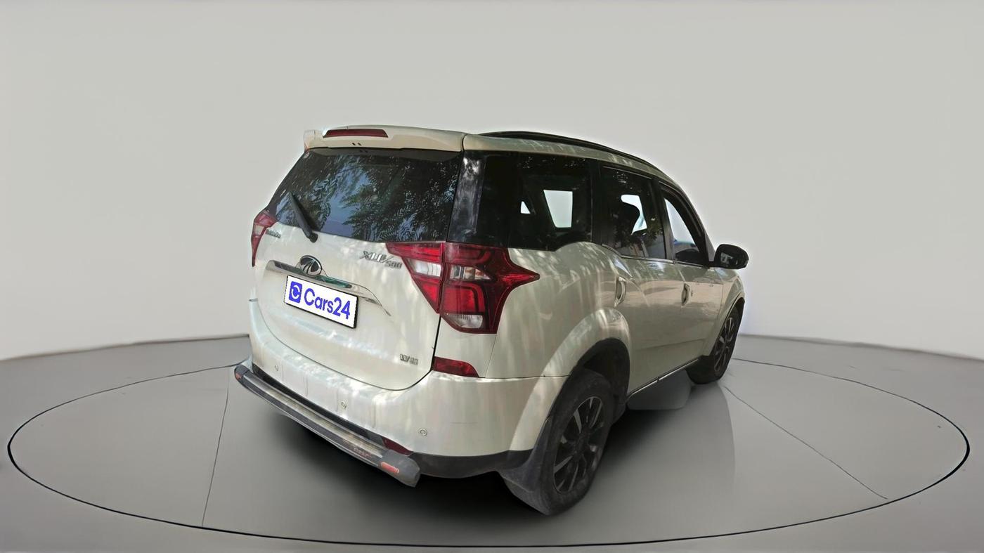 2018 Mahindra XUV500 W11, Diesel, Manual, 2,66,192 km, exterior
