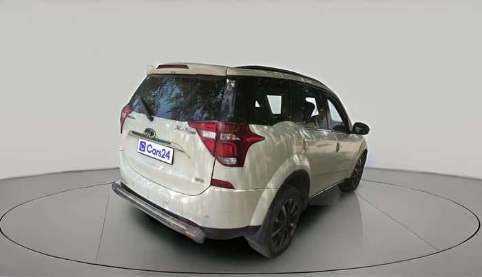 2018 Mahindra XUV500 W11, Diesel, Manual, 2,66,192 km, exterior