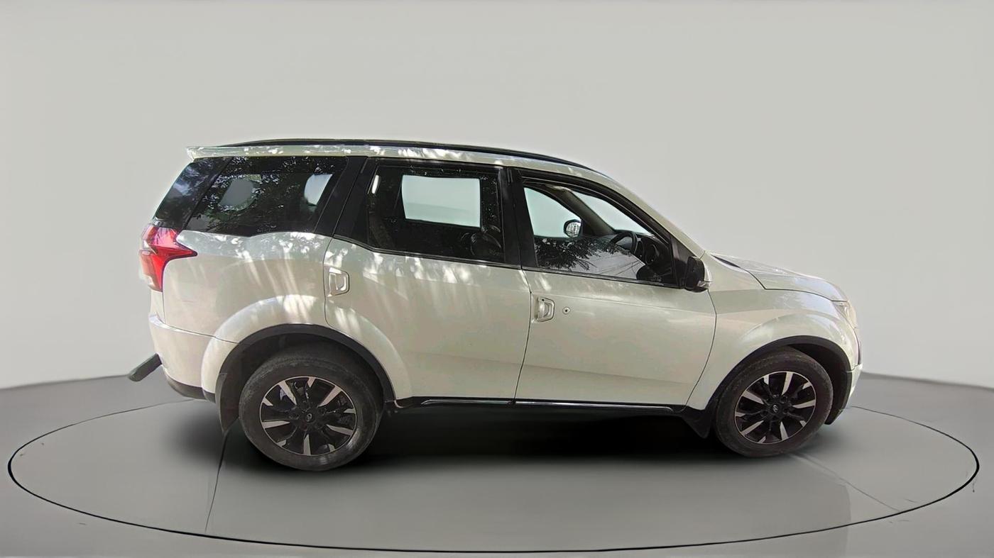 2018 Mahindra XUV500 W11, Diesel, Manual, 2,66,192 km, exterior