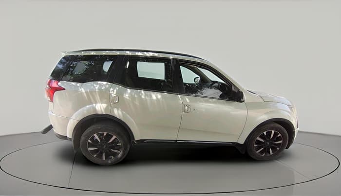 2018 Mahindra XUV500 W11, Diesel, Manual, 2,66,192 km, exterior