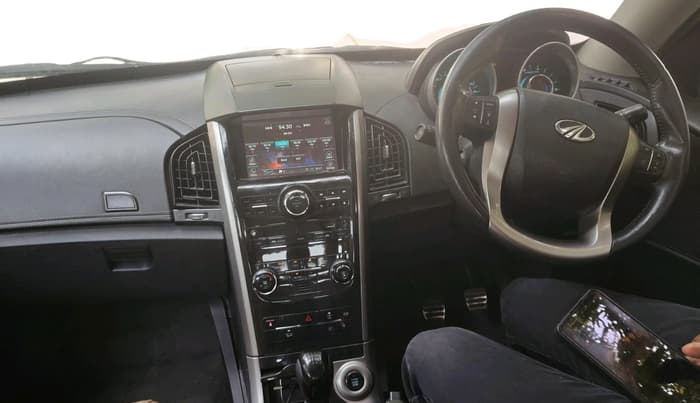 2018 Mahindra XUV500 W11, Diesel, Manual, 2,66,192 km, interior