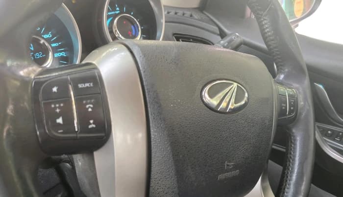2018 Mahindra XUV500 W11, Diesel, Manual, 2,66,192 km, interior