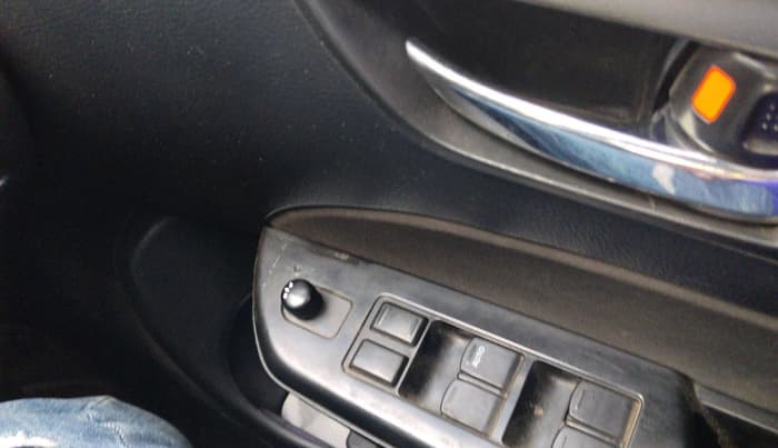 2013 Maruti Swift VXI, Petrol, Manual, 91,794 km, interior