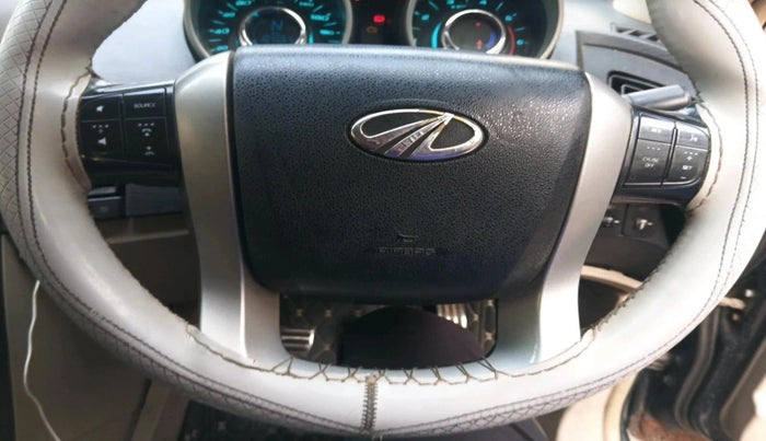 2015 Mahindra XUV500 W10, Diesel, Manual, 1,04,054 km, interior