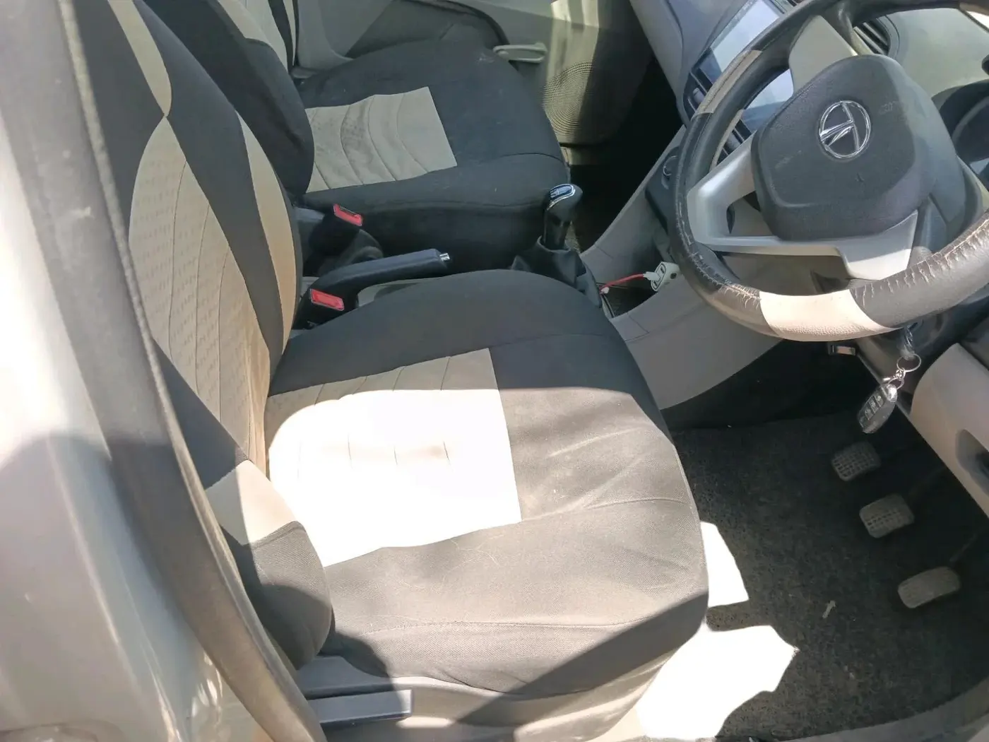 2017 Tata Tiago XE PETROL, Petrol, Manual, 35,658 km, interior