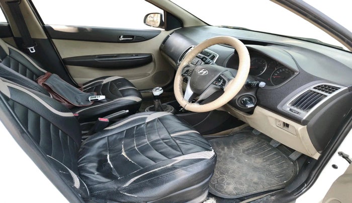 2013 Hyundai i20 SPORTZ 1.4 CRDI, Diesel, Manual, 1,74,170 km, interior