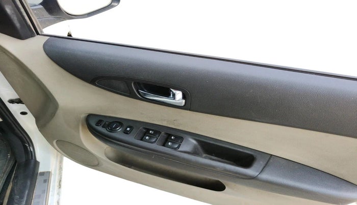 2013 Hyundai i20 SPORTZ 1.4 CRDI, Diesel, Manual, 1,74,170 km, interior