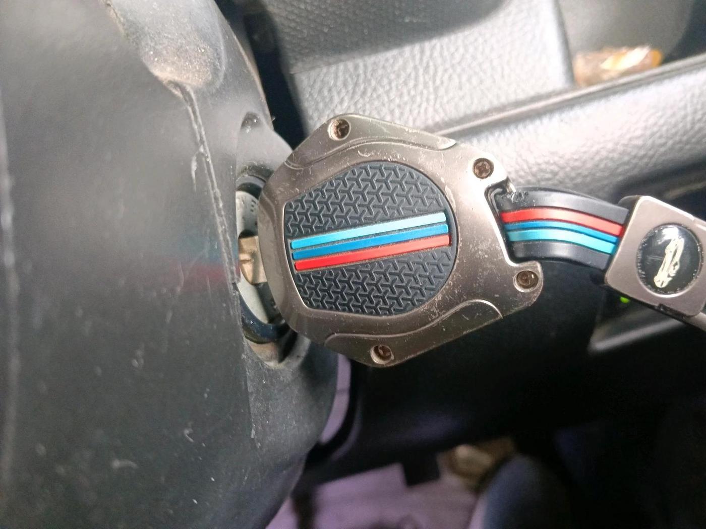 2014 Maruti Swift VXI, CNG, Manual, 1,10,129 km, interior