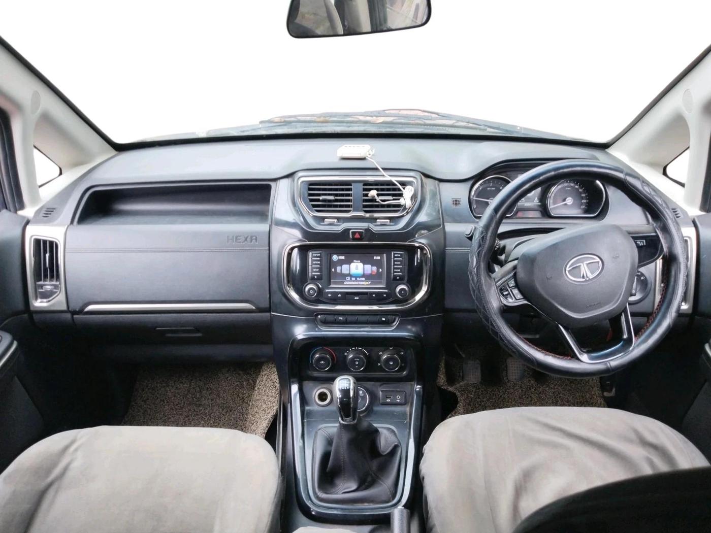 2018 Tata Hexa XM 4X2 7 STR, Diesel, Manual, 83,564 km, interior