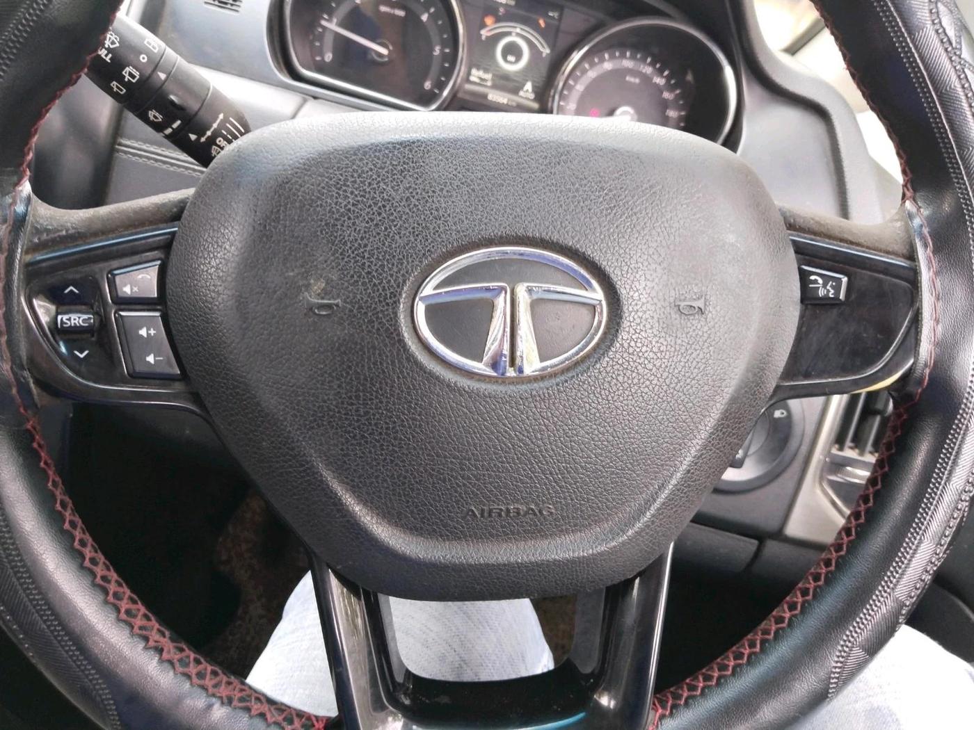 2018 Tata Hexa XM 4X2 7 STR, Diesel, Manual, 83,564 km, interior