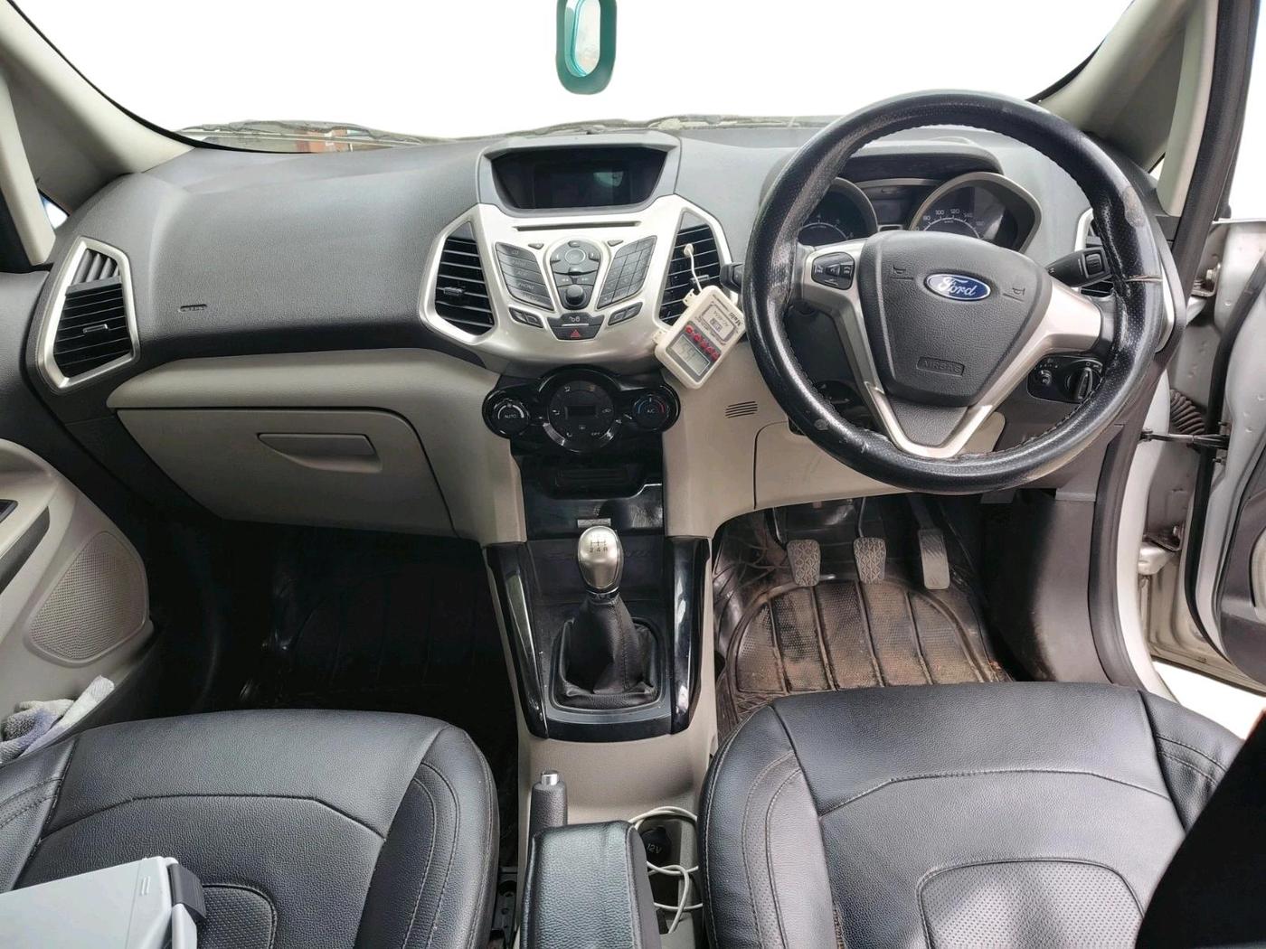 2015 Ford Ecosport TITANIUM 1.0L ECOBOOST, Petrol, Manual, 84,848 km, interior
