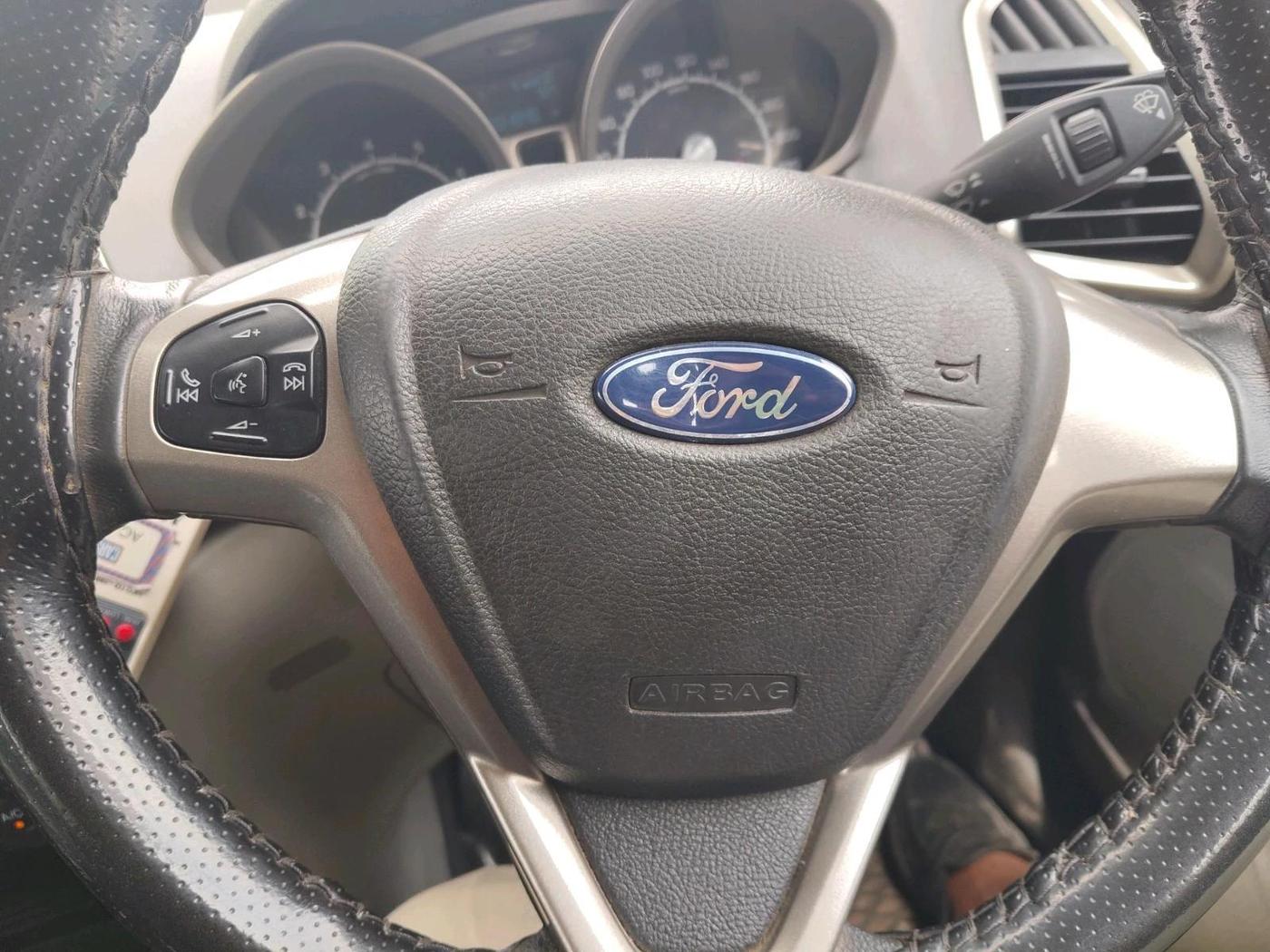 2015 Ford Ecosport TITANIUM 1.0L ECOBOOST, Petrol, Manual, 84,848 km, interior