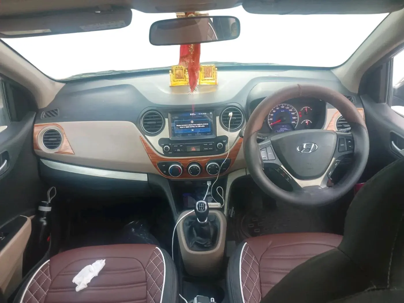 2017 Hyundai Grand i10 SPORTZ (O) 1.2 KAPPA VTVT, CNG, Manual, 62,693 km, interior