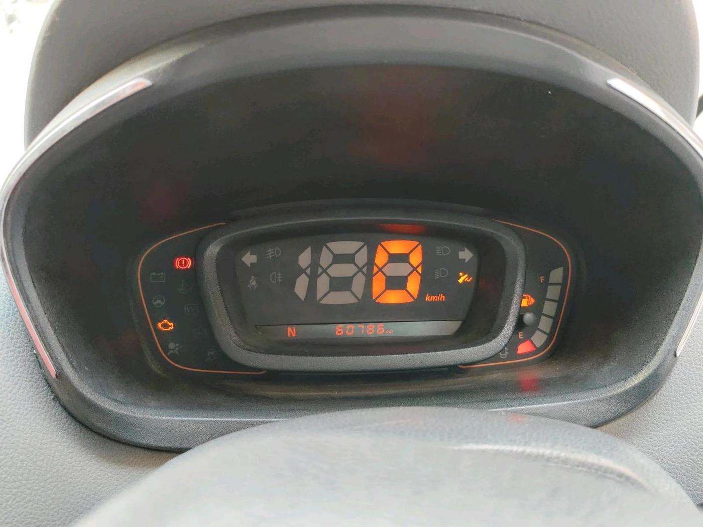 2018 Renault Kwid RXT 1.0 AMT, CNG, Automatic, 60,786 km, interior