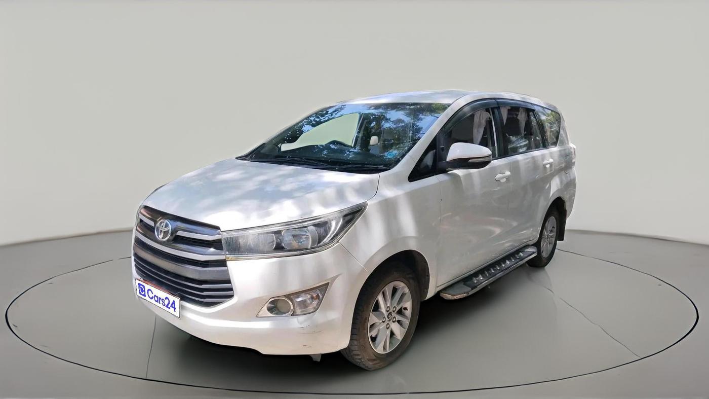2017 Toyota Innova Crysta 2.4 GX 8 STR, Diesel, Manual, 1,49,000 km, exterior