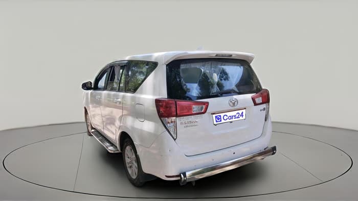 2017 Toyota Innova Crysta 2.4 GX 8 STR, Diesel, Manual, 1,49,000 km, exterior